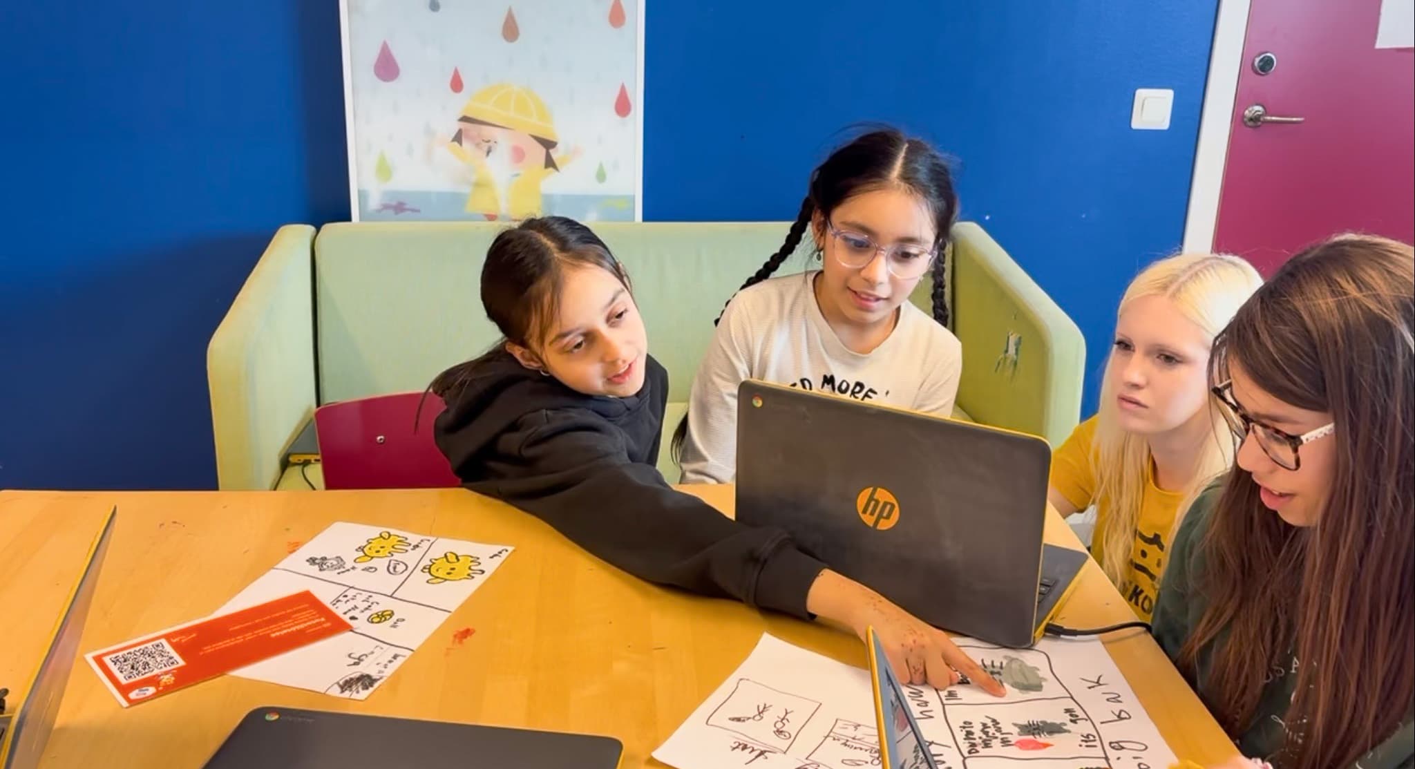 På Svenshögskolan kodar tjejer tillsammans